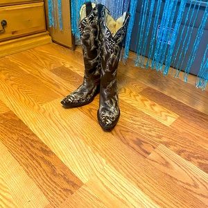 Coral cowgirl boots size 7.5